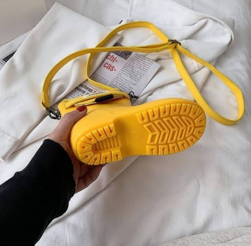 Bolsa En Forma De Bota De Lluvia + Impermeable Cool & Chic