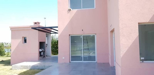 Imagen 10 de 20 de Casa A La Laguna En Venta En San Gabriel - Villa Nueva!!