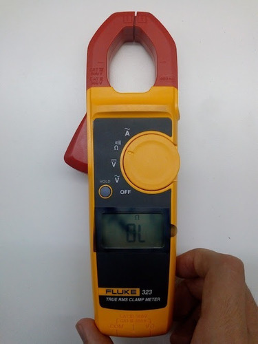 Pinza Amperimétrica Digital Fluke 323 400a + Pilas