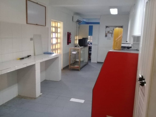 Imagen 2 de 7 de Local En Venta De 52mts Mas Un Area De Terreno Total De 415mts Calle Acueducto De Caja De Agua