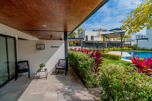 Casa En Venta En Santa Fe Xochitepec Morelos