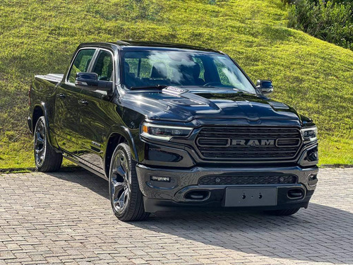 RAM 1500 Limited Night Edition 5.7 V8