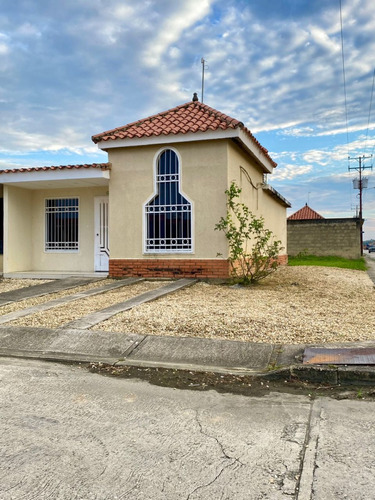 En Venta Casa En Tocuyito Libertador Edo. Carabobo. 1811 Inmobiliaria Maggi