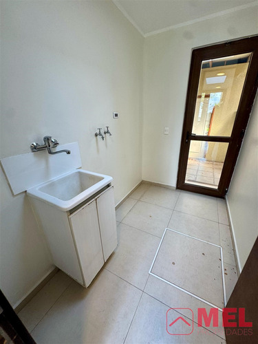Casa En Arriendo De 4 Dorm. Mas Serv En Chamisero Colina