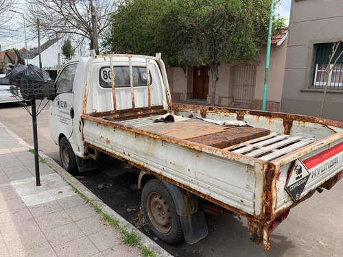 Hyundai Con Detalles H-100 2.4 Premium Solo Caja Con Oxido