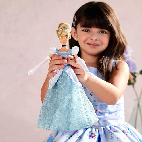 Muñeca Clásica De Disney Cinderella, 28 Cm, Incluye Cepillo