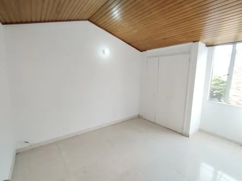Apartamento En Venta En Modelia. Cod V16411