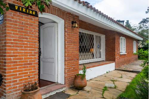 Casa En Venta De Tres Dormitorios - Punta Del Este (ref: Atm-7086)