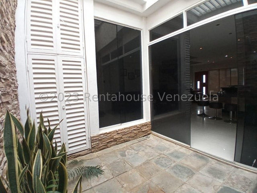 Juan Carlos González. Renta House Carabobo Vende Hermoso Townhouse Urb. Manantial Naguanagua Mls #23-30388 Rah/jcg.