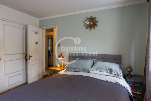 Casa En Venta De 5 Dorm. En Las Condes