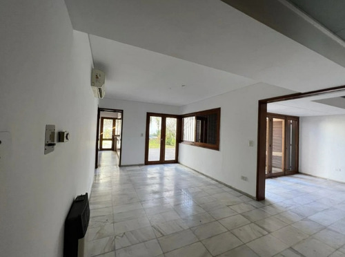 Imagen 9 de 30 de Casa Cuatro Dormitorios Echesortu