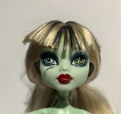 Monster High - Incompleta - Frankie Stein Home Ick Del 2010