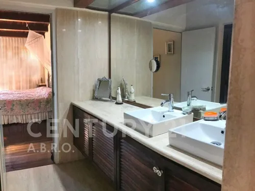 Distinguida Casa En La Tahona