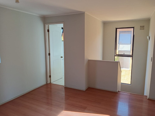 Estilo Chilena! Aislada En Medio Del Condominio!!