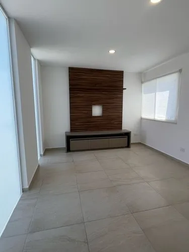 Casa En Venta En Real Del Bosque, Sótano, 4 Recámaras, 4.5 Baños, Equipada, Lujo