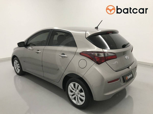 Imagem 3 de 15 de Hyundai Hb20 1.0 Comfort Plus 12v Flex 4p Manual