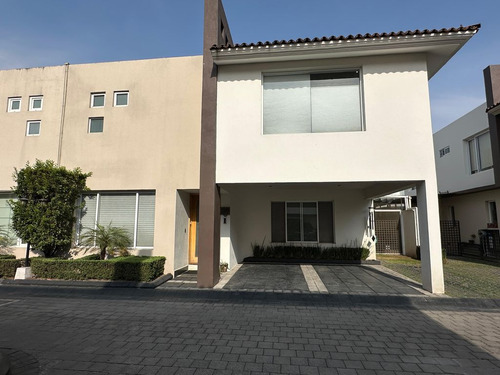 Casa Venta En Ave. La Asunción, Metepec