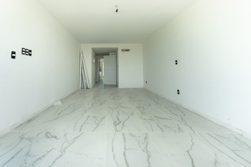 Imagen 4 de 6 de Apartamento En Venta De 2 Dormitorios En Playa Mansa (ref: Lij-5669)