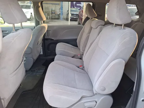 Toyota Sienna 3.5 Le At