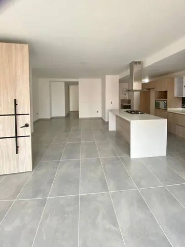 Apartamento En Venta En Conquistadores. Cod V11231