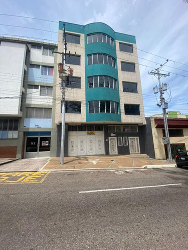 Venta Edificio Actualizado, 2200m2. 5 Pisos En La Calle 16 Entre 5ta Y 7ma Av. San Cristóbal. Táchira