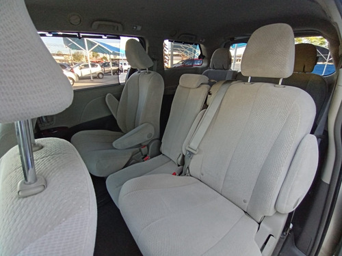 Imagen 10 de 15 de Toyota Sienna Xle Tela 2014 Arena