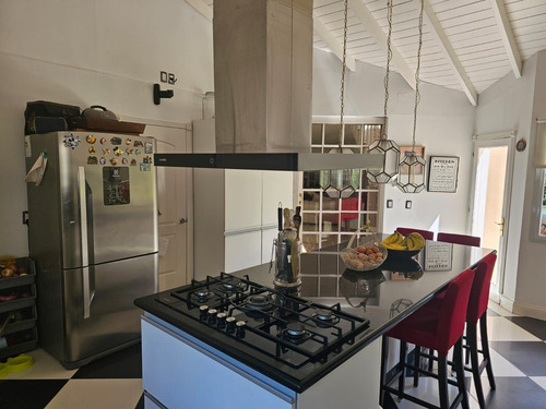 Venta Casa 500 M2, 5 Dormitorios, Piscina, Lavadero, Barrio Cerrado, San Rafael