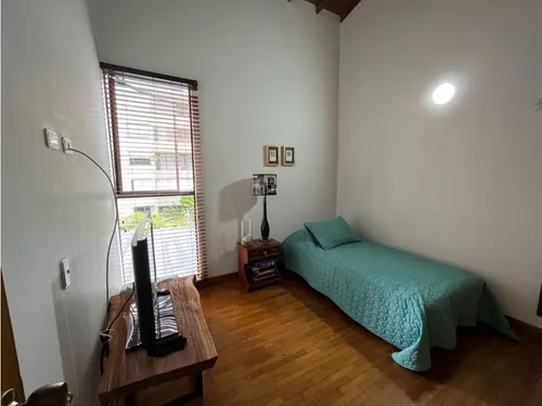Casa Poblado De Niveles- Con Diferentes Ambientes -249mt- 3alcobas