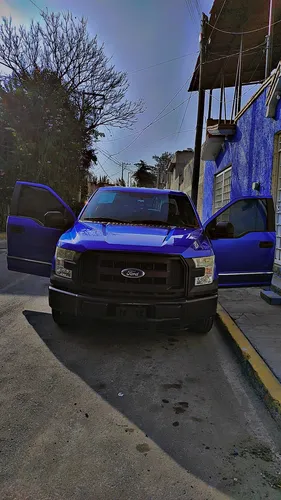 Asientos De Piel,llantas Nuevas,cabína Y Media,color Azul