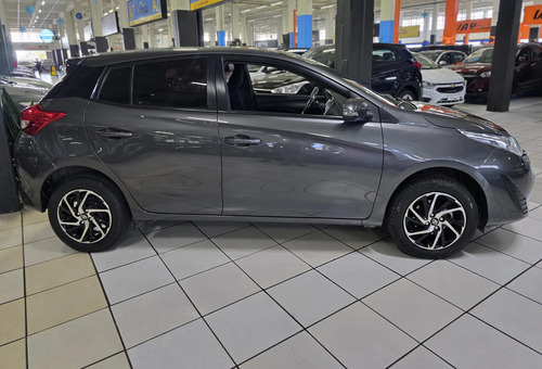 Toyota Yaris 1.3 16V FLEX XL LIVE MULTIDRIVE