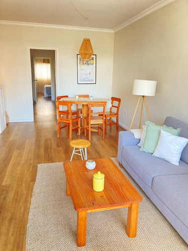 Penthouse Con Parrillero En Pocitos A 1 Cuadra De Rambla