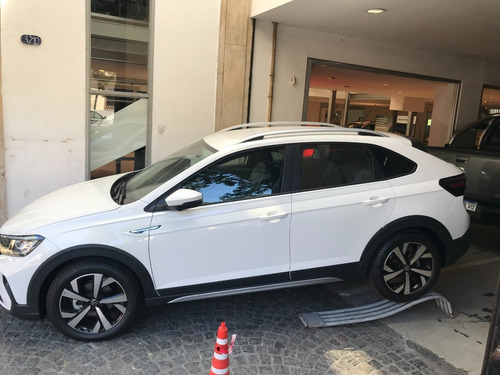 Volkswagen Nivus Confortline 200 Tsi At