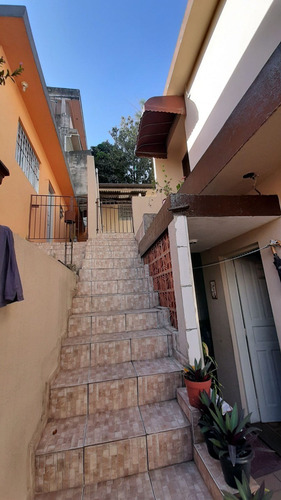 Vende-se Casa Com 4 Dormitórios E 3 Banheiros