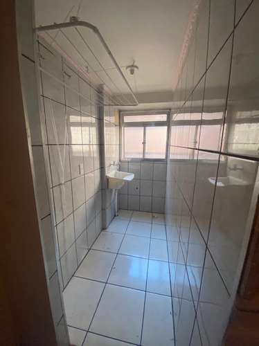 Imagem 11 de 12 de Apartamento Para Venda Por R$180.000,00 Com 2 Dormitórios, 1 Banheiro E 1 Cozinha - Itaquera, São Paulo / Sp - Bdi37329
