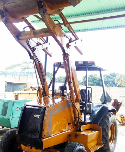 Imagen 2 de 2 de Alquiler Retroexcavadora Case 580l