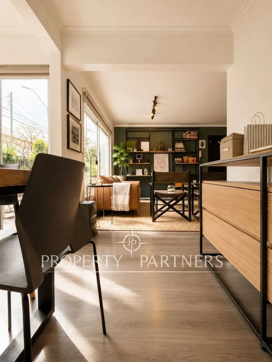 Imagen 3 de 13 de Acogedora Casa En Vitacura, Jardín Con Piscina Y G...