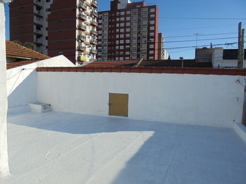 Excelente Casa 3 Amb. Con Cochera Y Terraza. Wilde Centro