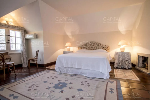 Excelente Casa De Cinco Dormitorios En Venta - Golf Punta Del Este