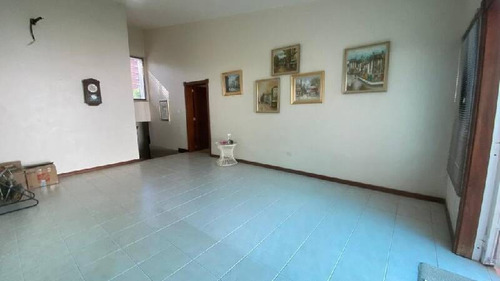 Josefina Toledo: Casa En Venta En Altos De Guataparo, 792m², Bellas Y Amplias Áreas Verdes, Planta 100% , Alta Seguridad, 269250