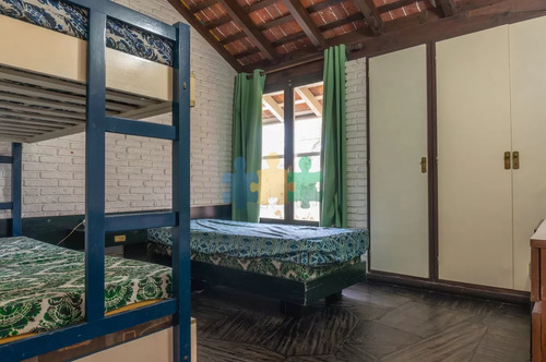 Vende Chalet Tres Dormitorios , Dos Baños Y Dormitorio Y Baño De Servicio - Ref : Eqp3180