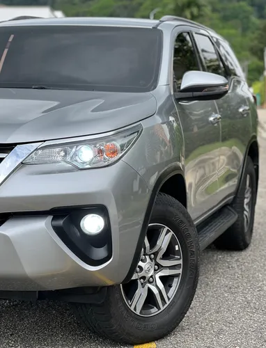 Toyota Fortuner SW4 XROAD 4x4 2.8l