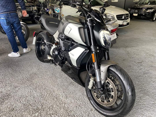 Imagen 2 de 10 de Ducati 2019