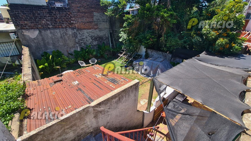 Casa 3 Amb En Amplio Lote Propio De 300m²