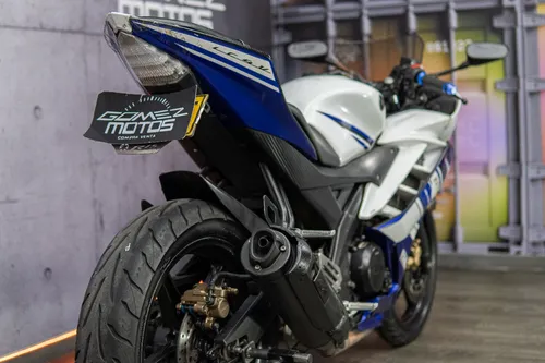 Yamaha R15 150 2017