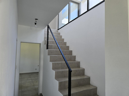 Alquiler Y Venta Casa Puertos Del Lago Con Pileta