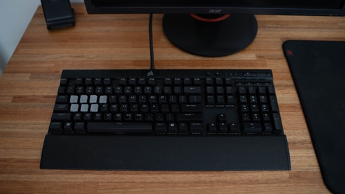 Teclado Corsair K70 Rapid-fire Rgb