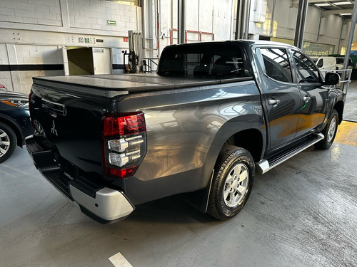 Mitsubishi L200 2.4 Cabina Doble 4x2 Mt