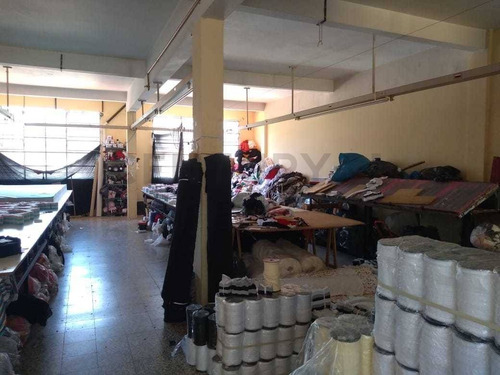 Imagen 6 de 24 de Venta-permuta Fabrica Textil Deposito Floresta + Ph Vivienda 2 Amb