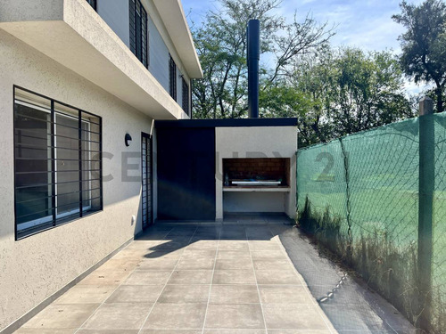 Venta | Casa 2 Dormitorios + Comodin. Fisherton, Rosario.