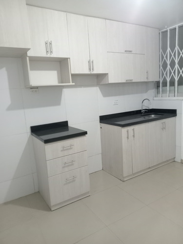 Dpto De 2 Dormitorios Con Moderno Acabado De Melamine En La Cocina Y En Zona Colidante Con El Distrito De San Miguel. A Un Paso Del Circuito De Playas, Ciclovías Y Centros Comerciales